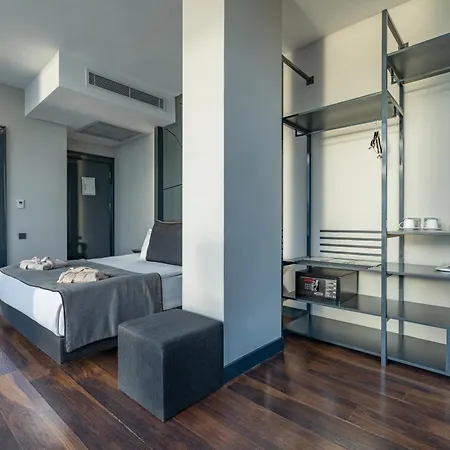 Lucky Monkey Hotel-3